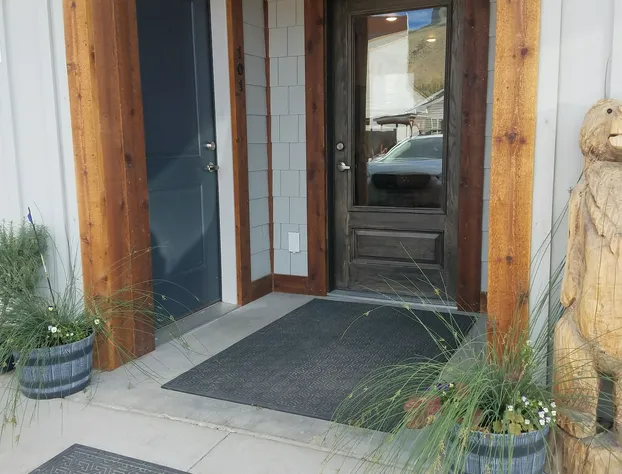 406 Lodge hotel detail image 2