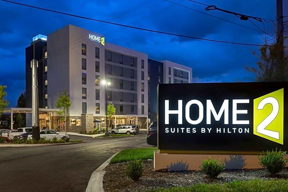 Home2 Suites Downtown Nashville/Metrocenter hotel hero