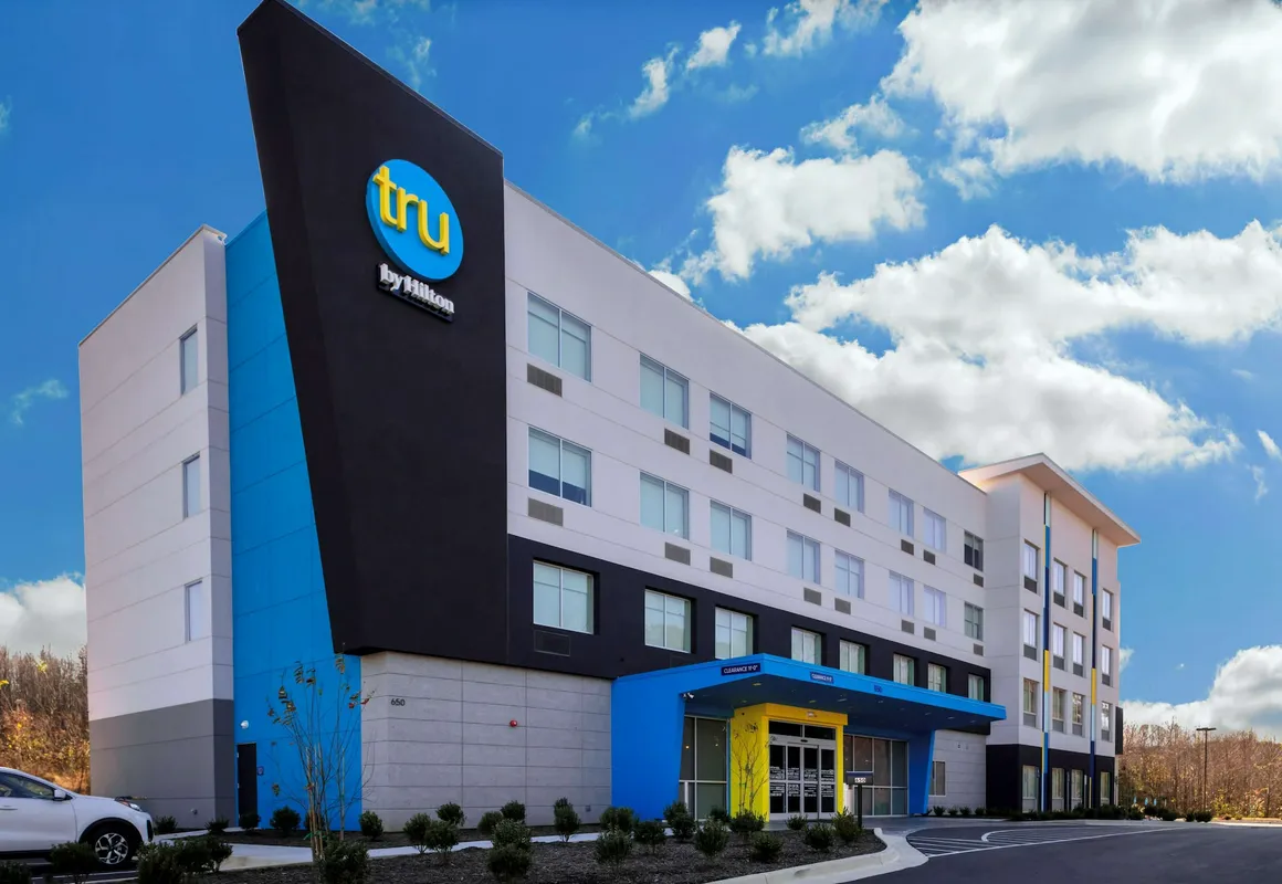 TRU by Hilton Lynchburg hotel hero