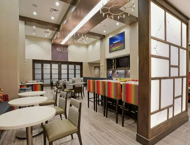 Hampton Inn & Suites Lubbock University hotel detail image 3