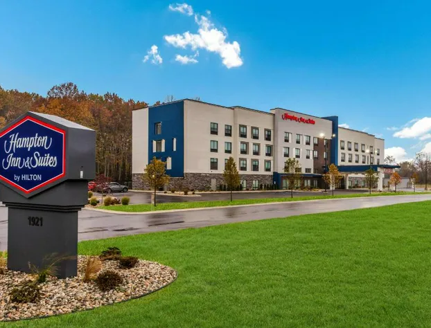 Hampton Inn & Suites Benton Harbor hotel detail image 1