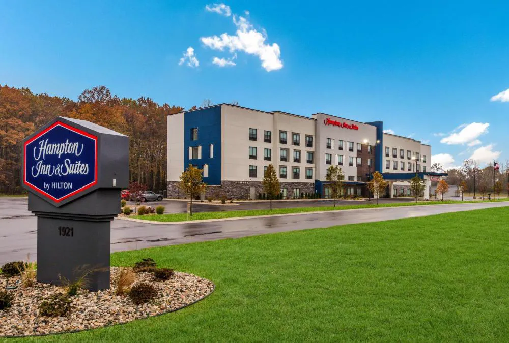 Hampton Inn & Suites Benton Harbor hotel hero
