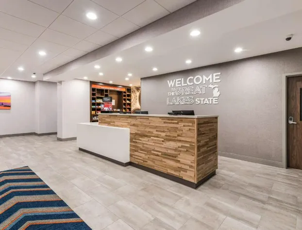 Hampton Inn & Suites Benton Harbor hotel detail image 2