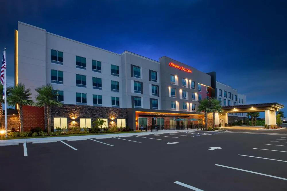 Hampton Inn & Suites North Port hotel hero