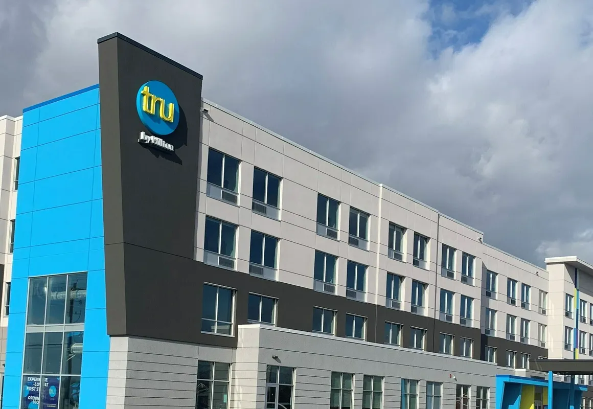 Tru By Hilton Yarmouth hotel hero