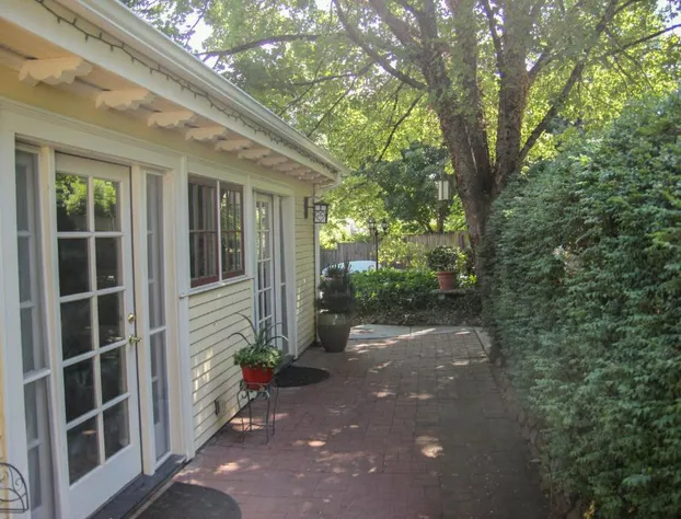 Inn at the Gorge hotel detail image 2