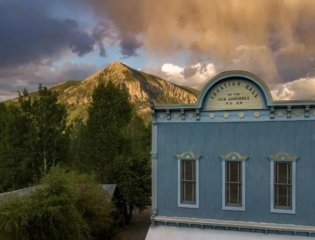 Eleven Scarp Ridge Lodge hotel detail image 2