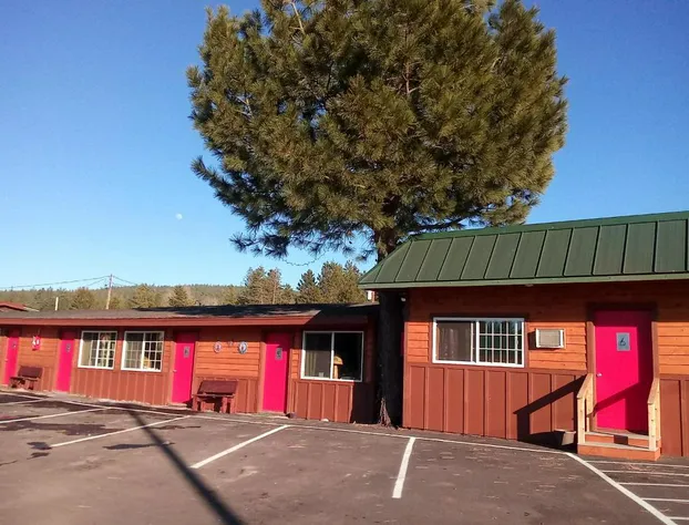 Crescent motel hotel detail image 1