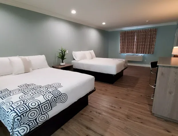 Crestridge Inn hotel detail image 3