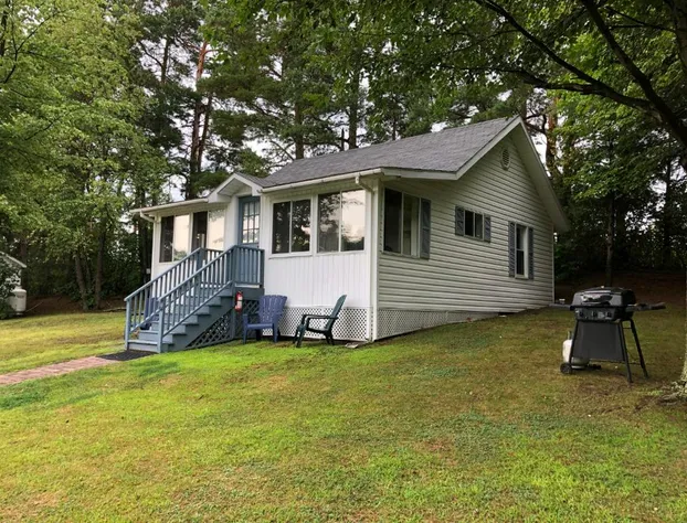 West Winds Motel & Cottages hotel detail image 2