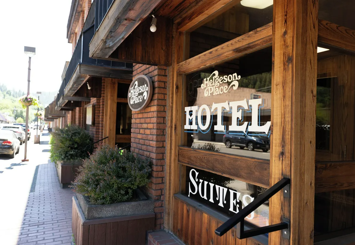 Helgeson Place Hotel & Suites hotel hero