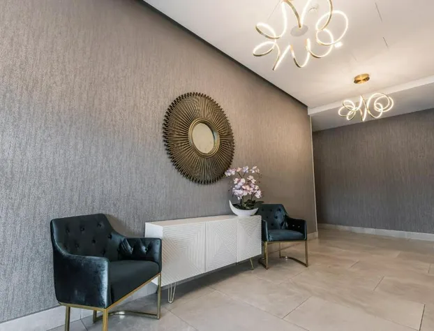 Holiday Inn Express & Suites Toronto Airport South by IHG hotel detail image 2