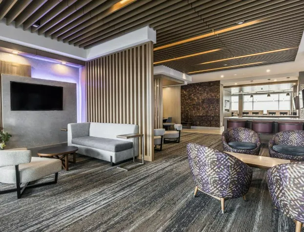 Holiday Inn Express & Suites Toronto Airport South by IHG hotel detail image 3