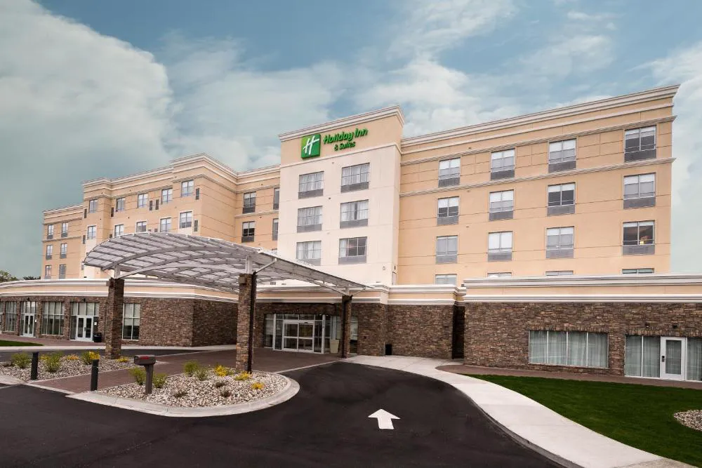 Holiday Inn & Suites Detroit - Troy by IHG hotel hero