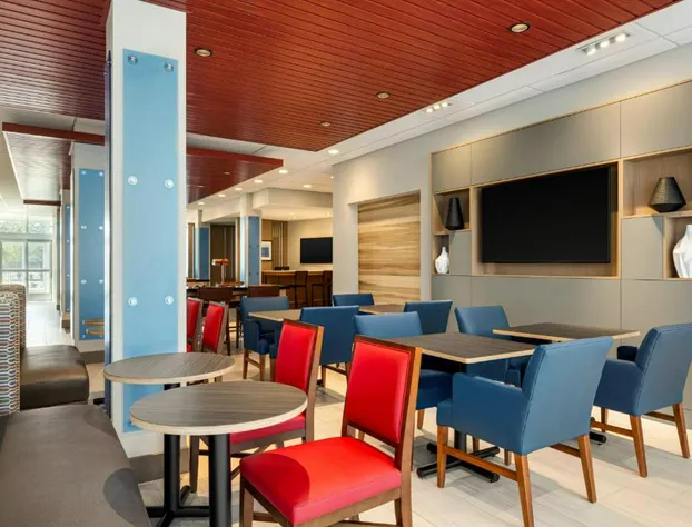 Holiday Inn Express & Suites Hayward - Castro Valley by IHG hotel detail image 4