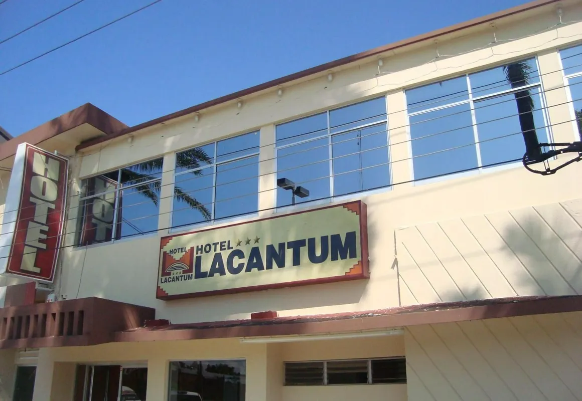 Hotel Lacantum hotel hero