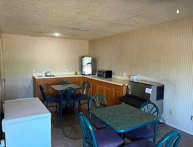 Maple Tree Inn hotel detail image 4