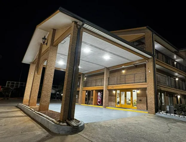 American Inn & Suites hotel detail image 4