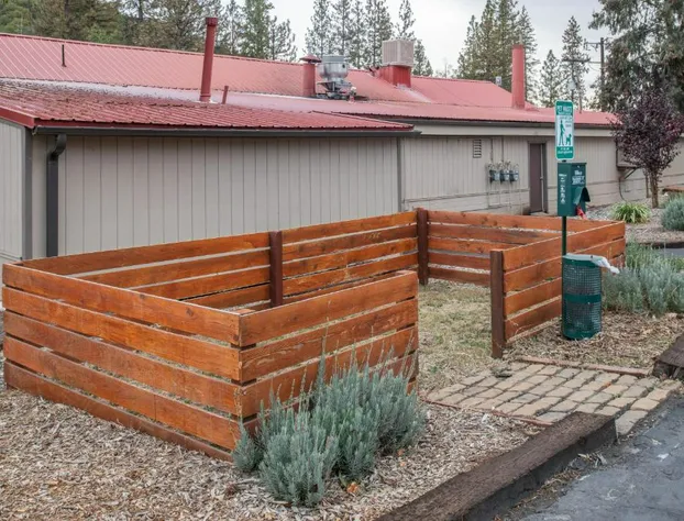 Buck Meadows Lodge hotel detail image 2