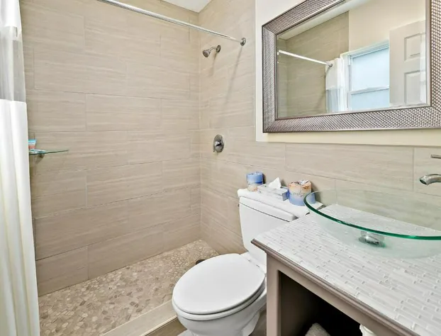 Madison Beach Bayside hotel detail image 1