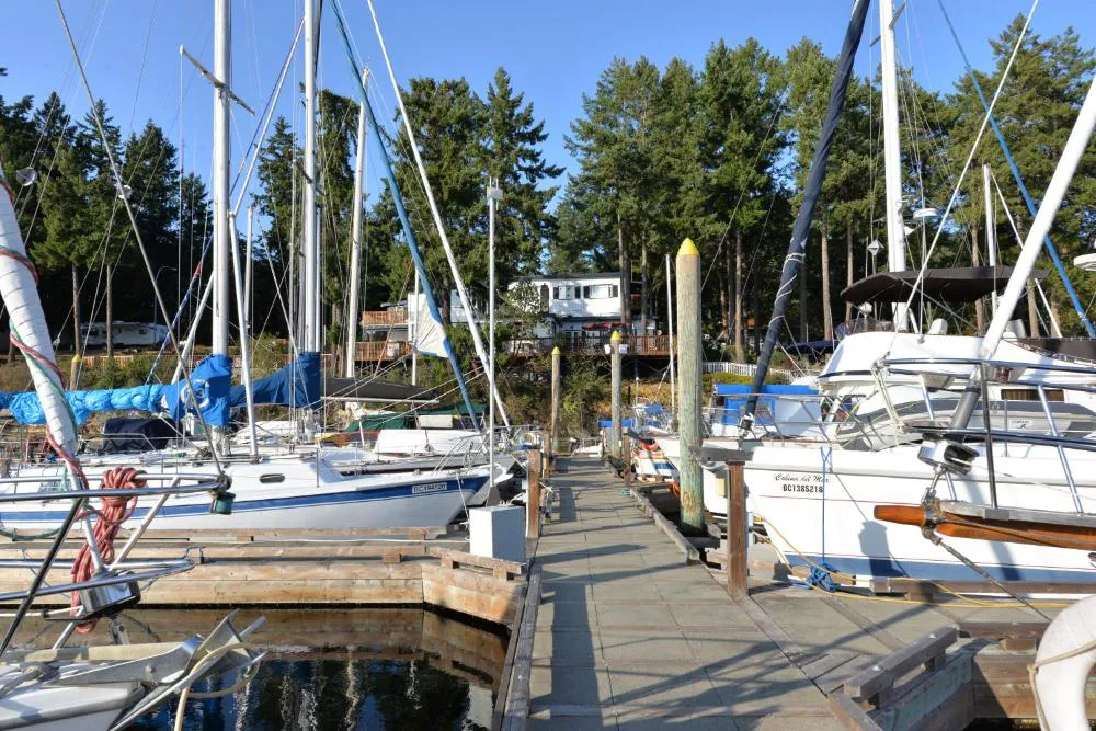 Manana Resort and Marina hotel hero