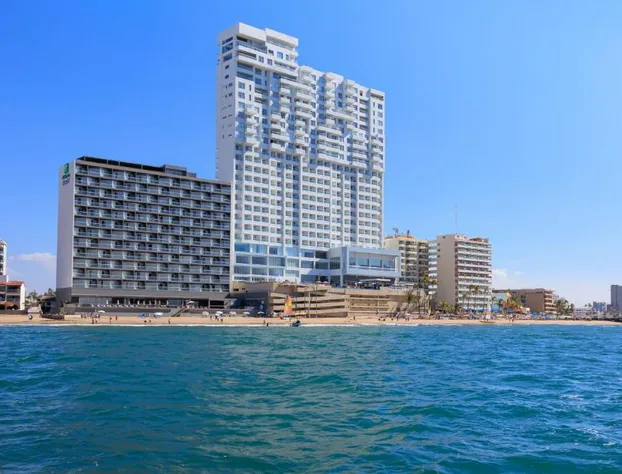 Courtyard By Marriott Mazatlan Beach Resort hotel detail image 1