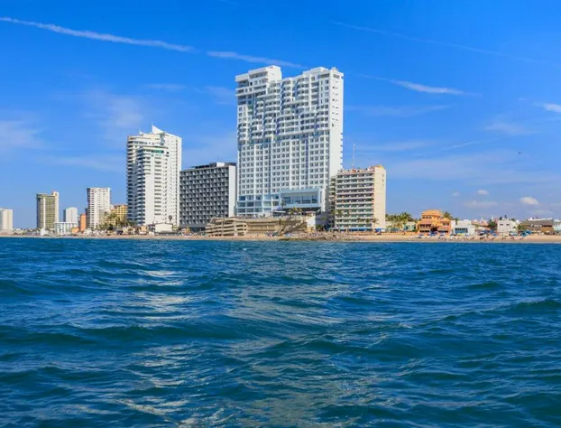 Courtyard By Marriott Mazatlan Beach Resort hotel detail image 3