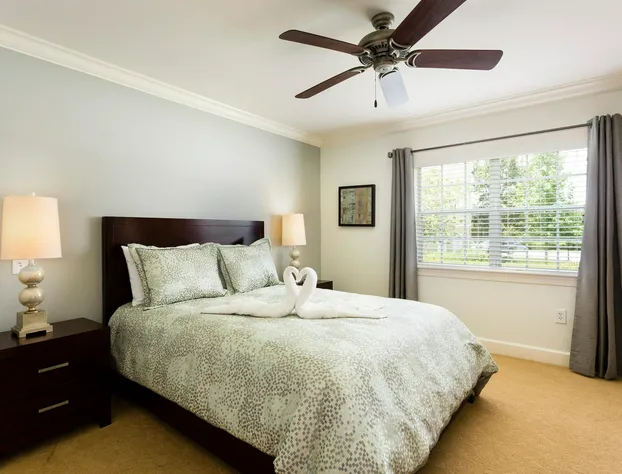 RVH 215 Centre Court Extravagence hotel detail image 3