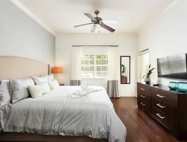 RVH 215 Centre Court Extravagence hotel detail image 4