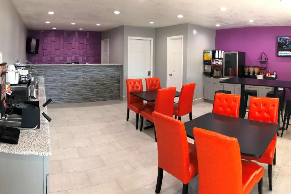 Super 8 By Wyndham Sonora hotel hero