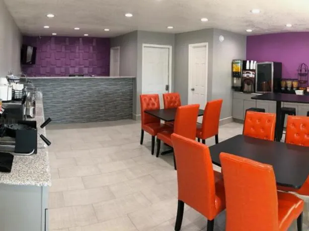 Super 8 By Wyndham Sonora hotel detail image 1