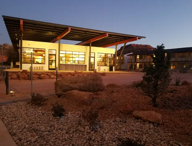 Best Friends Roadhouse and Mercantile hotel detail image 3