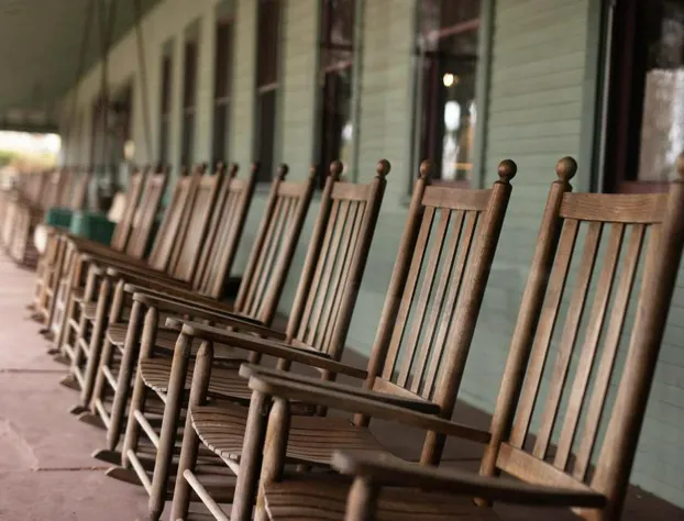 Lakeside Inn hotel detail image 2