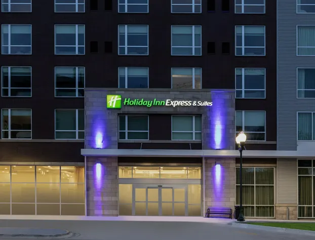 Holiday Inn Express & Suites Lincoln Downtown by IHG hotel detail image 1