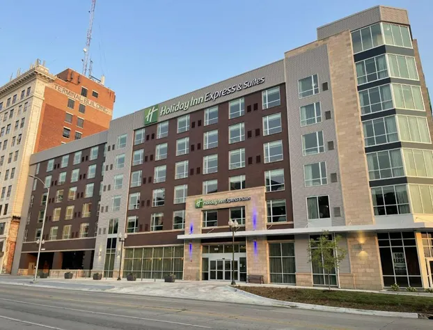 Holiday Inn Express & Suites Lincoln Downtown by IHG hotel detail image 1
