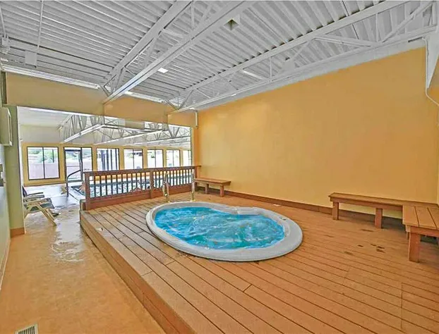 Snowblaze Condominiums hotel detail image 3