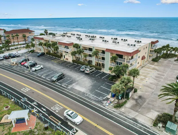Fifty Gulfside Condominiums hotel detail image 3