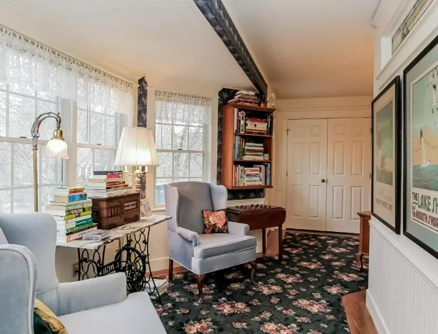 Yelton Manor Bed & Breakfast hotel detail image 4