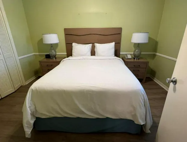 Gulfstream Manor hotel detail image 3