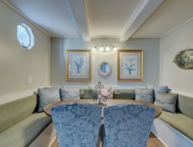 Pelican Cove Inn hotel detail image 3