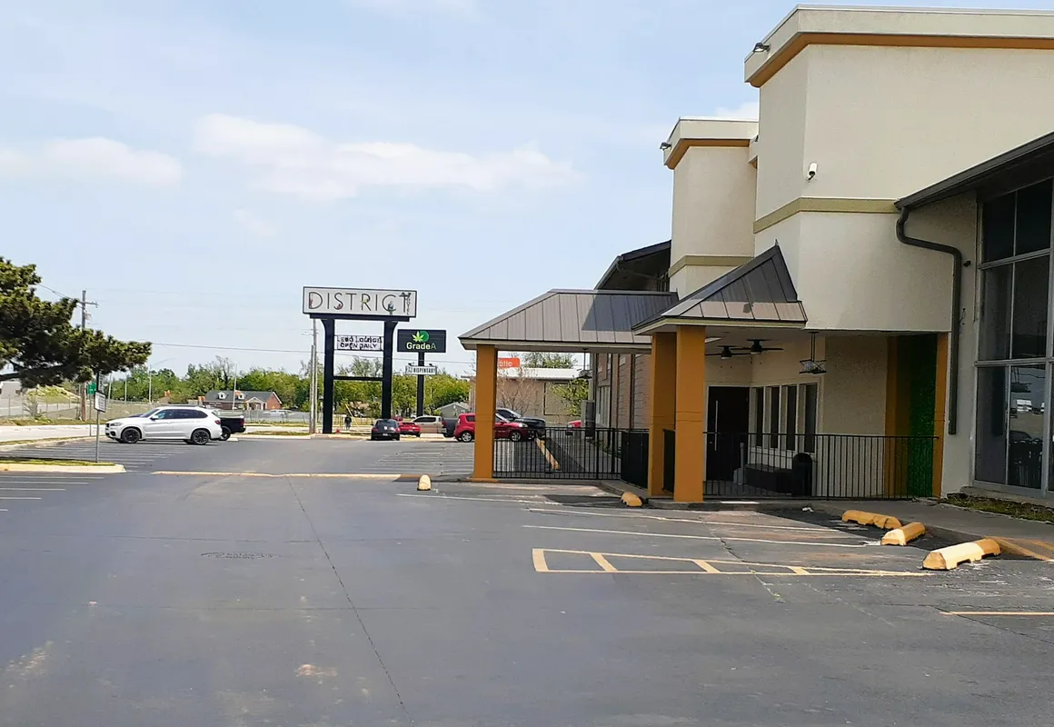 District Hotel Oklahoma City, I-44 By OYO hotel hero