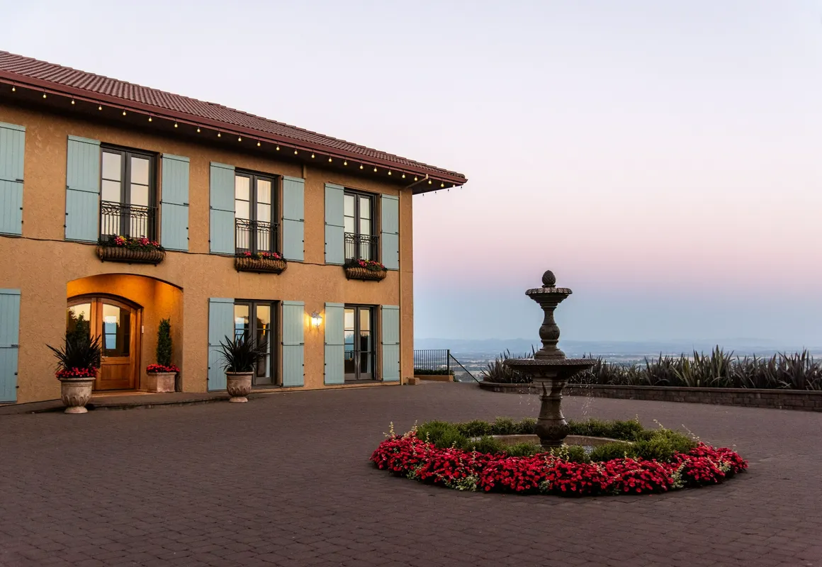 Black Walnut Inn & Vineyard hotel hero