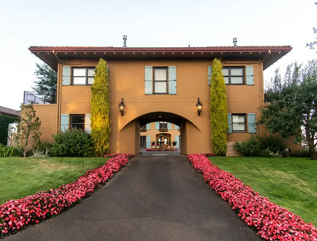 Black Walnut Inn & Vineyard hotel detail image 1