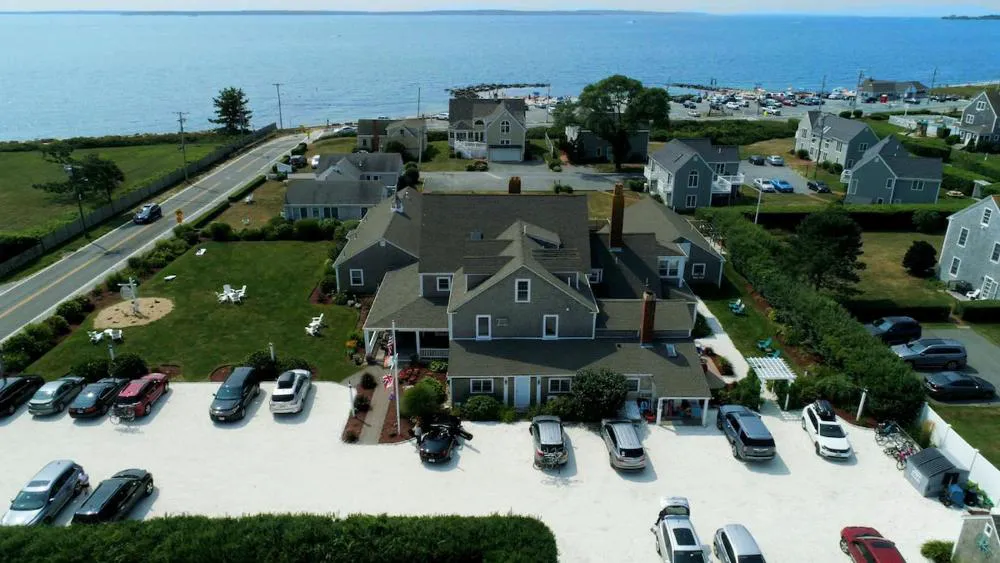 Beach Breeze Inn hotel hero