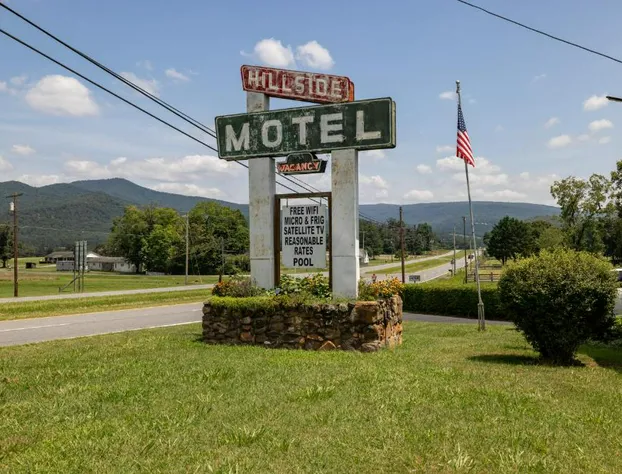 Hillside hotel detail image 1