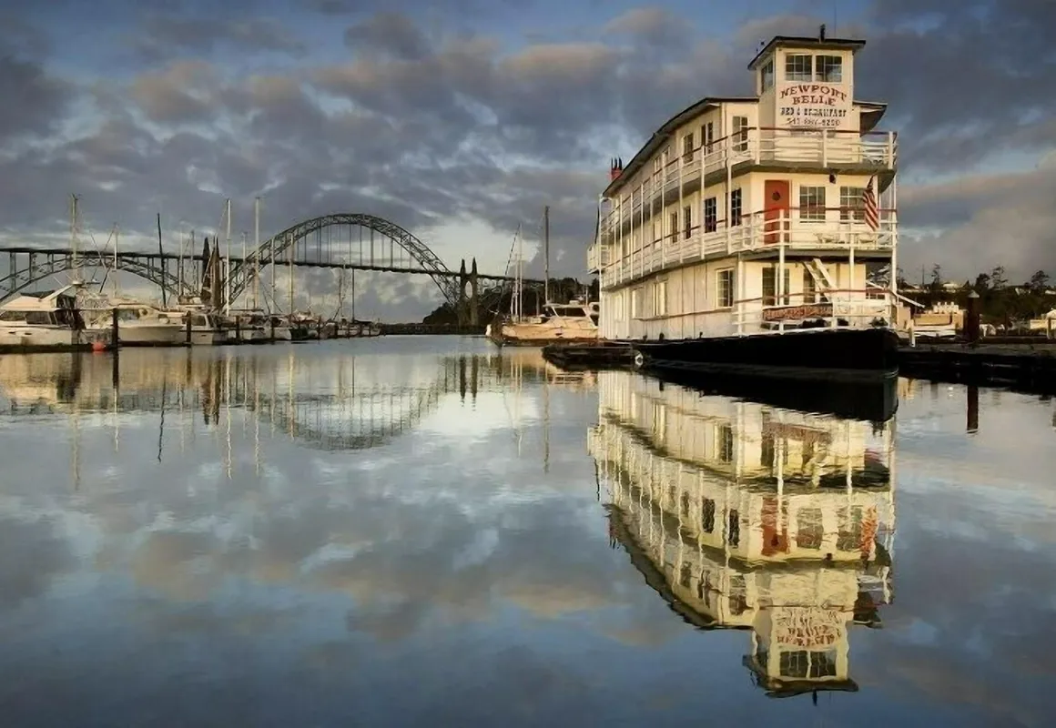 The Newport Belle hotel hero