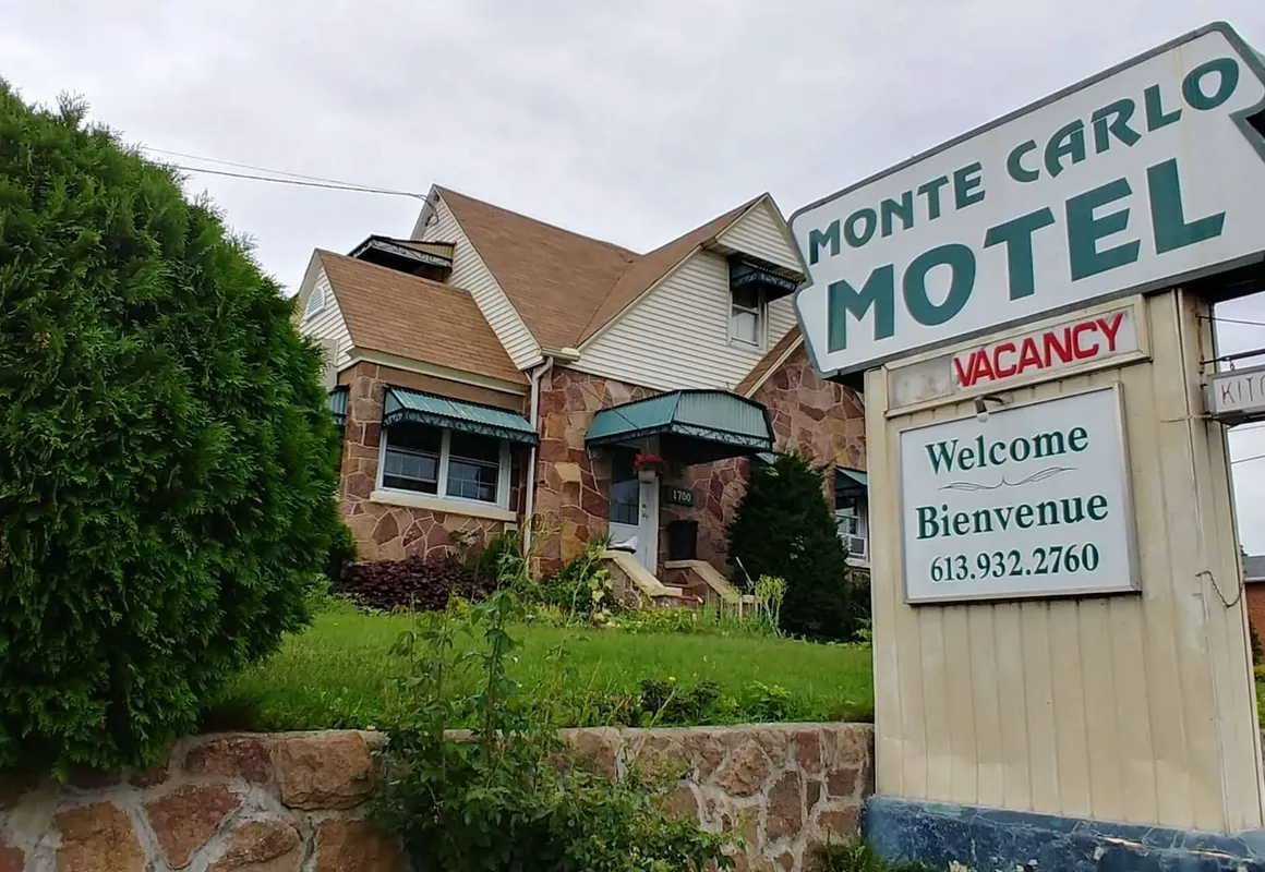 Monte Carlo Motel hotel hero