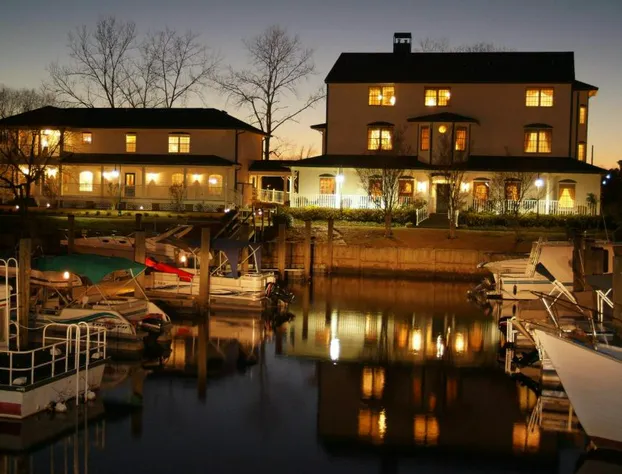 The Cypress Inn Bed & Breakfast hotel detail image 1