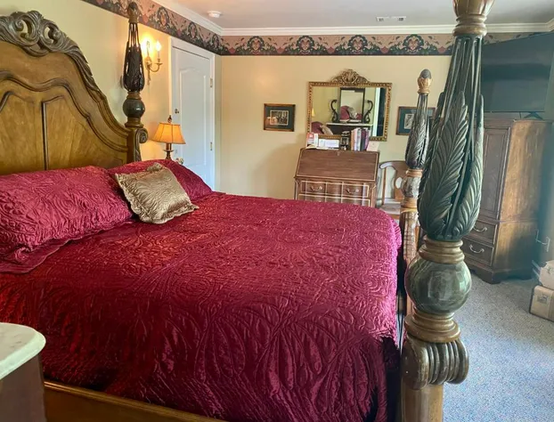 The Cypress Inn Bed & Breakfast hotel detail image 4