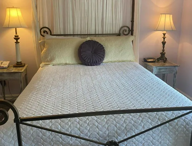 The Cypress Inn Bed & Breakfast hotel detail image 3